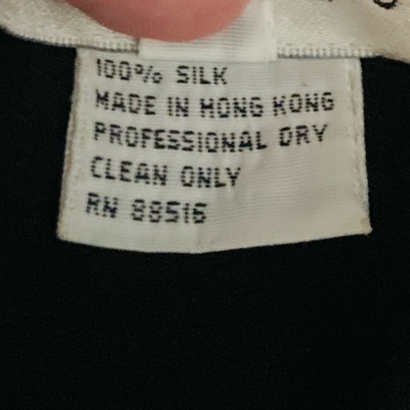 Naeem Khan’s vintage 90s Riazee Boutique floral beaded black cocktail dress. 4 - Picture 11 of 11